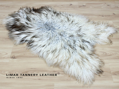 Skóra owcza GRECKA DZIEWCZYNA ISLAND KRĘCONY WŁOS is04