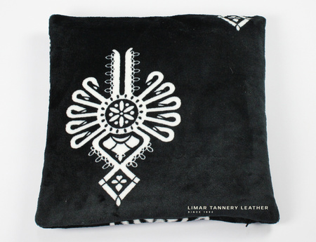 Poszewka minky-polar biała parzenica na czarnym tle