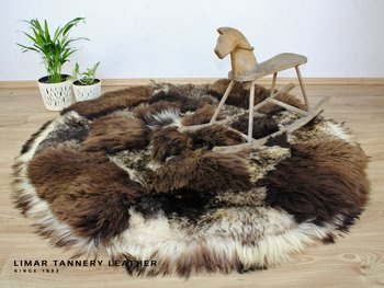 Dywan ze skór owczych