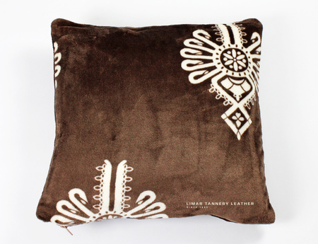 Poszewka minky-polar kremowa parzenica na czekoladowym tle