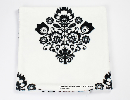 Poszewka minky-polar czarne kwiaty na białym tle