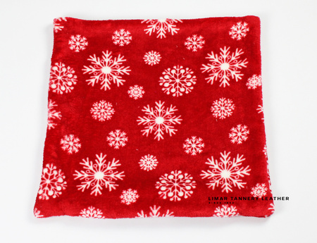 Poszewka minky-polar śnieżki na czerwonym tle