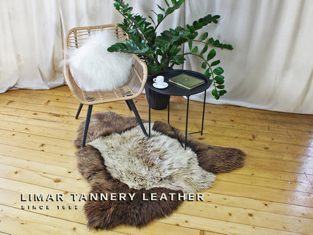 Dywan ze skór owczych 024d