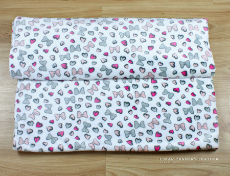 Koc MINKY POLAR kokardki na białym tle 150x200cm