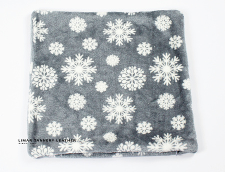 Poszewka minky-polar śnieżki na szarym tle