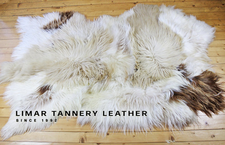 Dywan ze skór owczych 027d