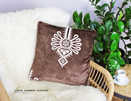 Poszewka minky-polar kremowa parzenica na czekoladowym tle