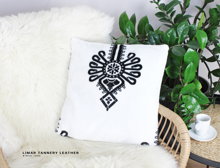 Poszewka minky-polar czarna parzenica na białym tle