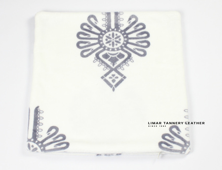 Poszewka minky-polar szara parzenica na białym tle