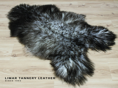 Skóra owcza WIECZORNY SEKRET ISLAND KRĘCONY WŁOS is01