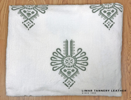 Koc MINKY POLAR szara parzenica 3D na białym tle