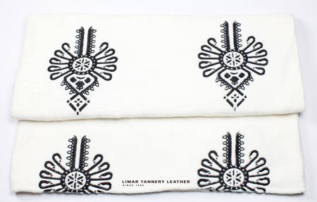 Koc MINKY POLAR czarna parzenica 3D na białym tle