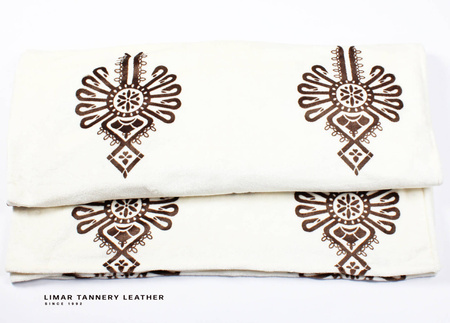 Koc MINKY POLAR brązowa parzenica na białym tle