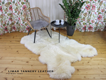 Dywan ze skór owczych NIEDŹWIEDŹ