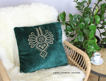 Poszewka minky-polar złota parzenica na zielonym tle