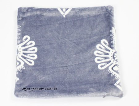 Poszewka minky-polar biała parzenica na szarym tle