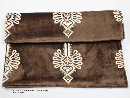 Koc MINKY POLAR biała parzenica na brązowym tle