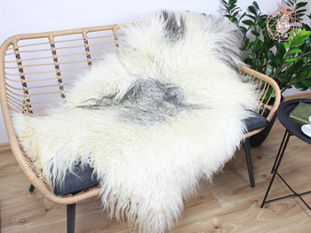 Skóra owcza ŚLADY NA ŚNIEGU ISLAND KRĘCONY WŁOS is14