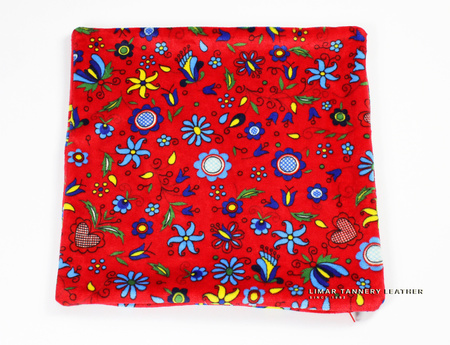 Poszewka minky-polar łączka na czerwonym tle