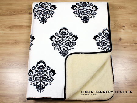 Koc wełniany z polarem CZARNE KWIATY NA BIAŁYM TLE