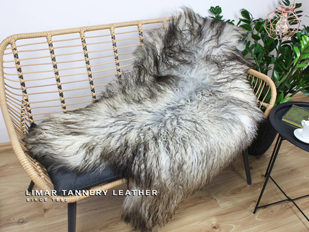 Skóra owcza CIEŃ KSIĘZYCA ISLAND KRĘCONY WŁOS is13