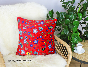 Poszewka minky-polar łączka na czerwonym tle