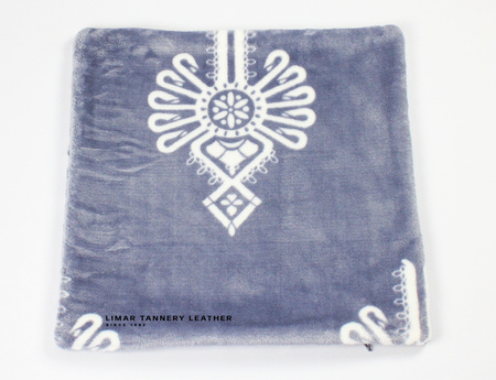 Poszewka minky-polar biała parzenica na szarym tle