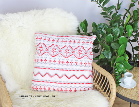 Poszewka minky-polar sweterek czerwony