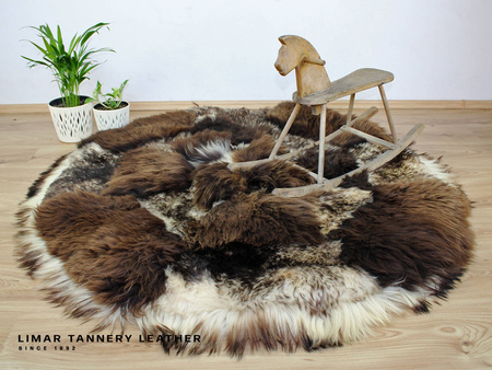 Dywan ze skór owczych