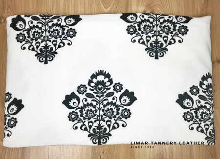 Koc MINKY POLAR czarne kwiaty na białym tle